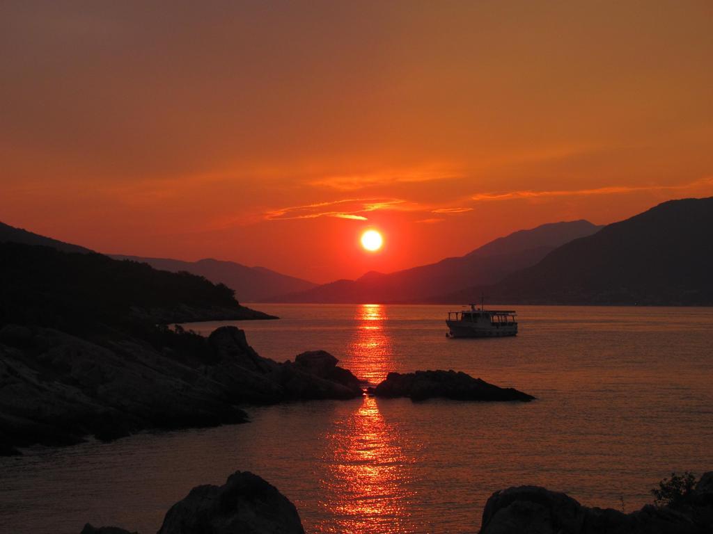 Holiday Home Brinic Tivat Værelse billede