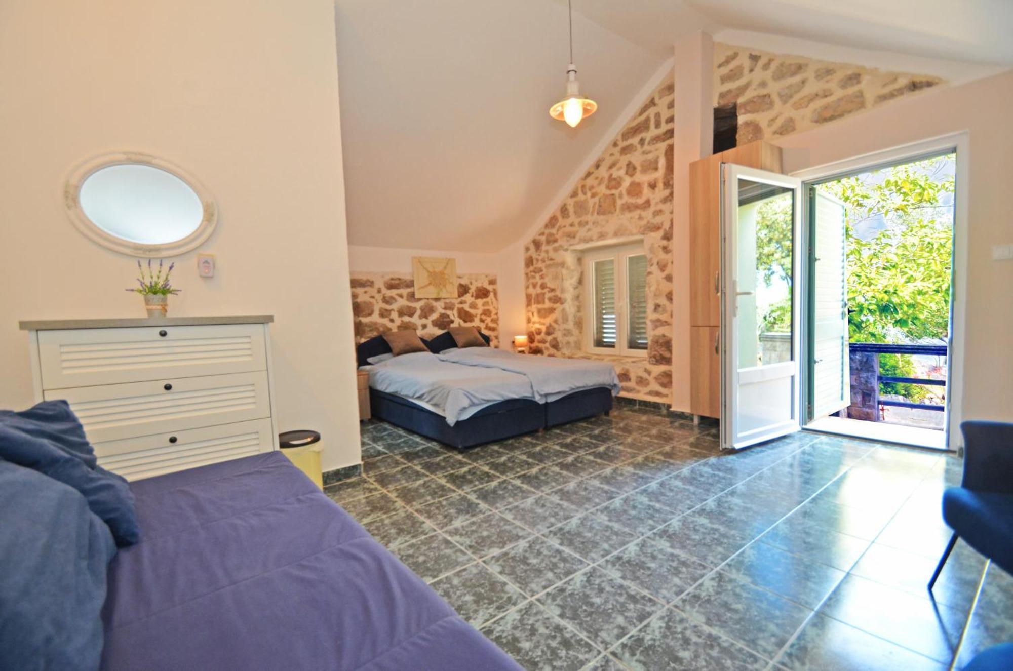 Holiday Home Brinic Tivat Eksteriør billede