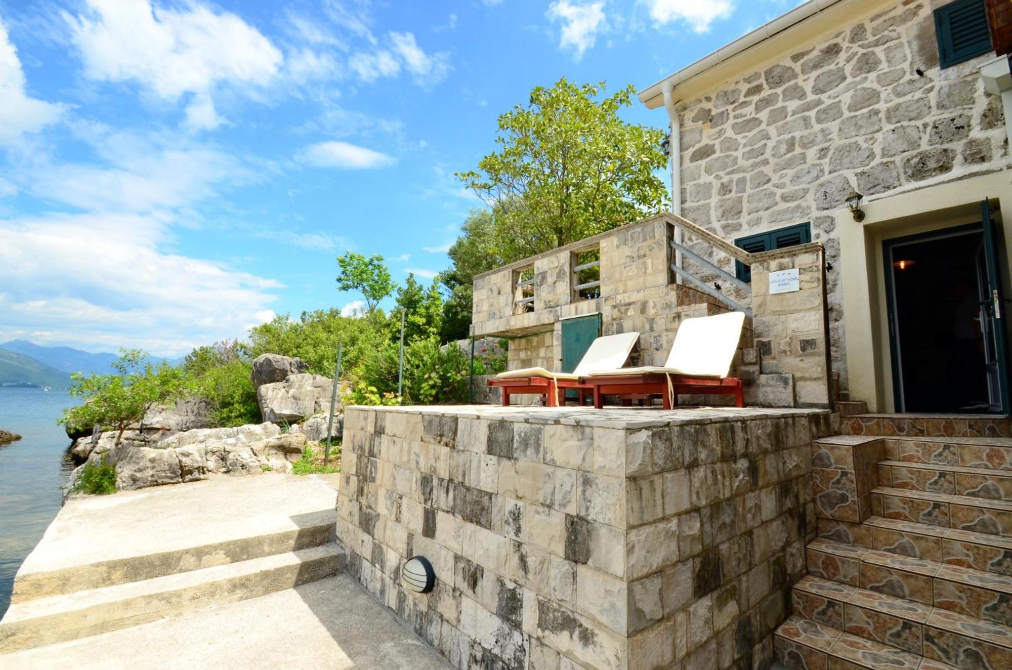 Holiday Home Brinic Tivat Eksteriør billede