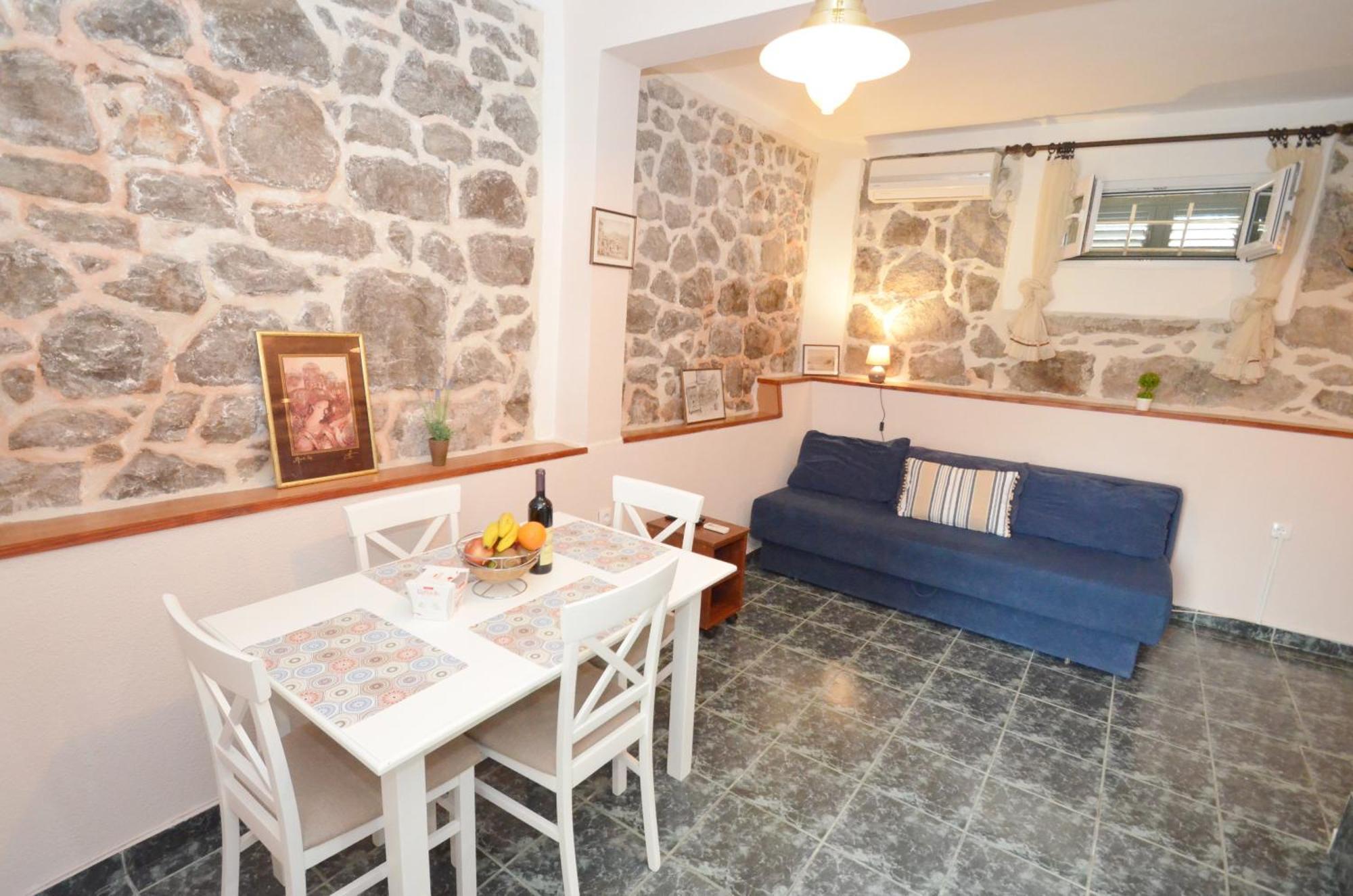 Holiday Home Brinic Tivat Eksteriør billede