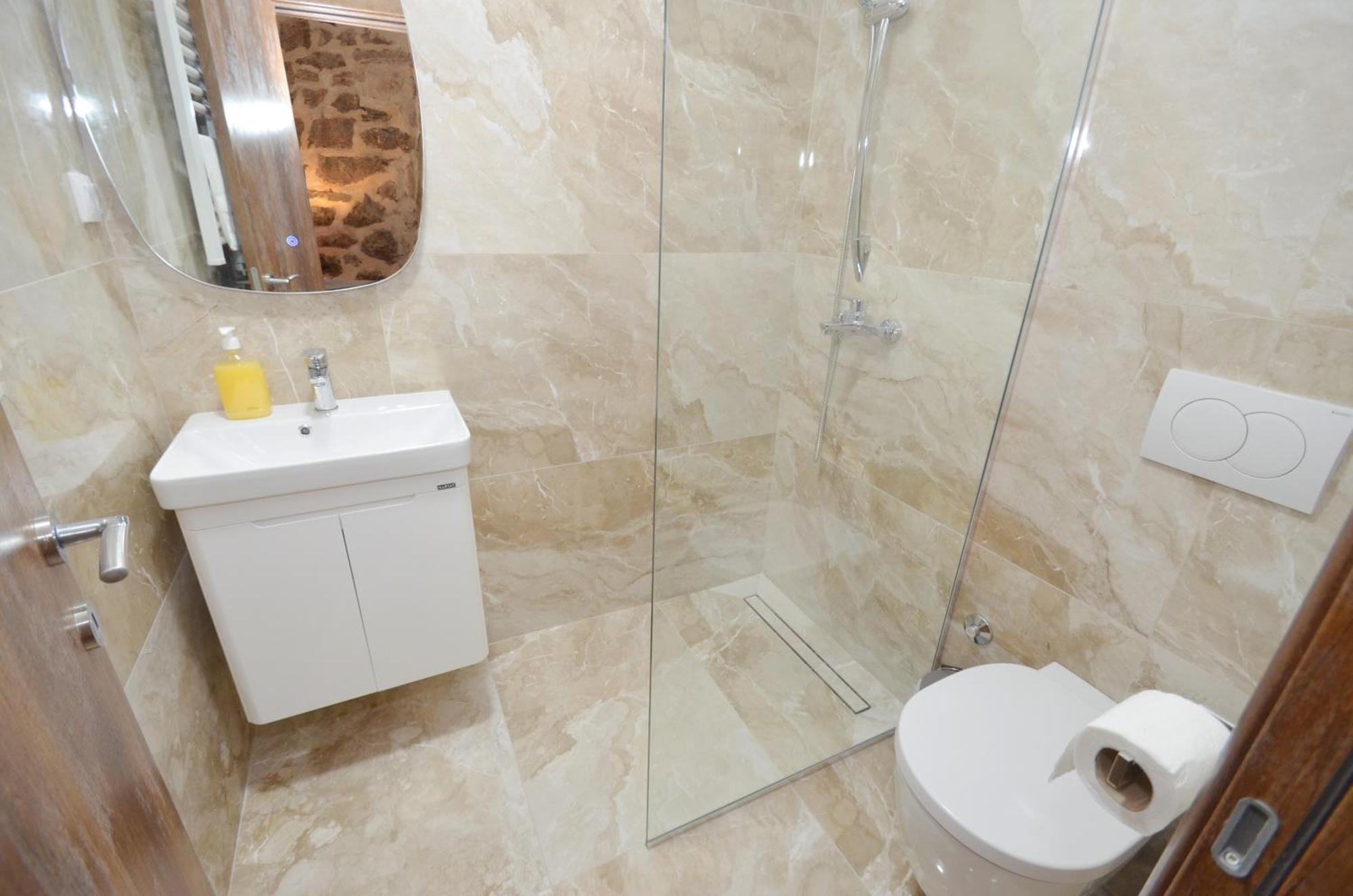 Holiday Home Brinic Tivat Eksteriør billede