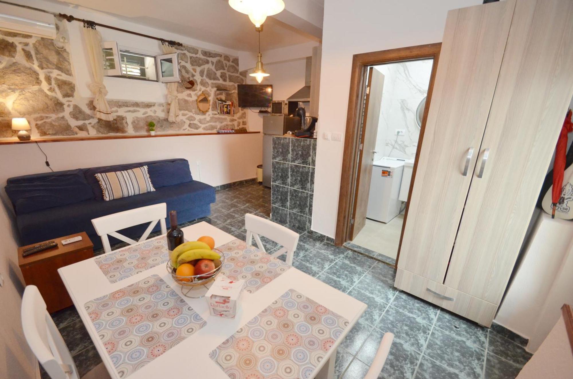 Holiday Home Brinic Tivat Eksteriør billede