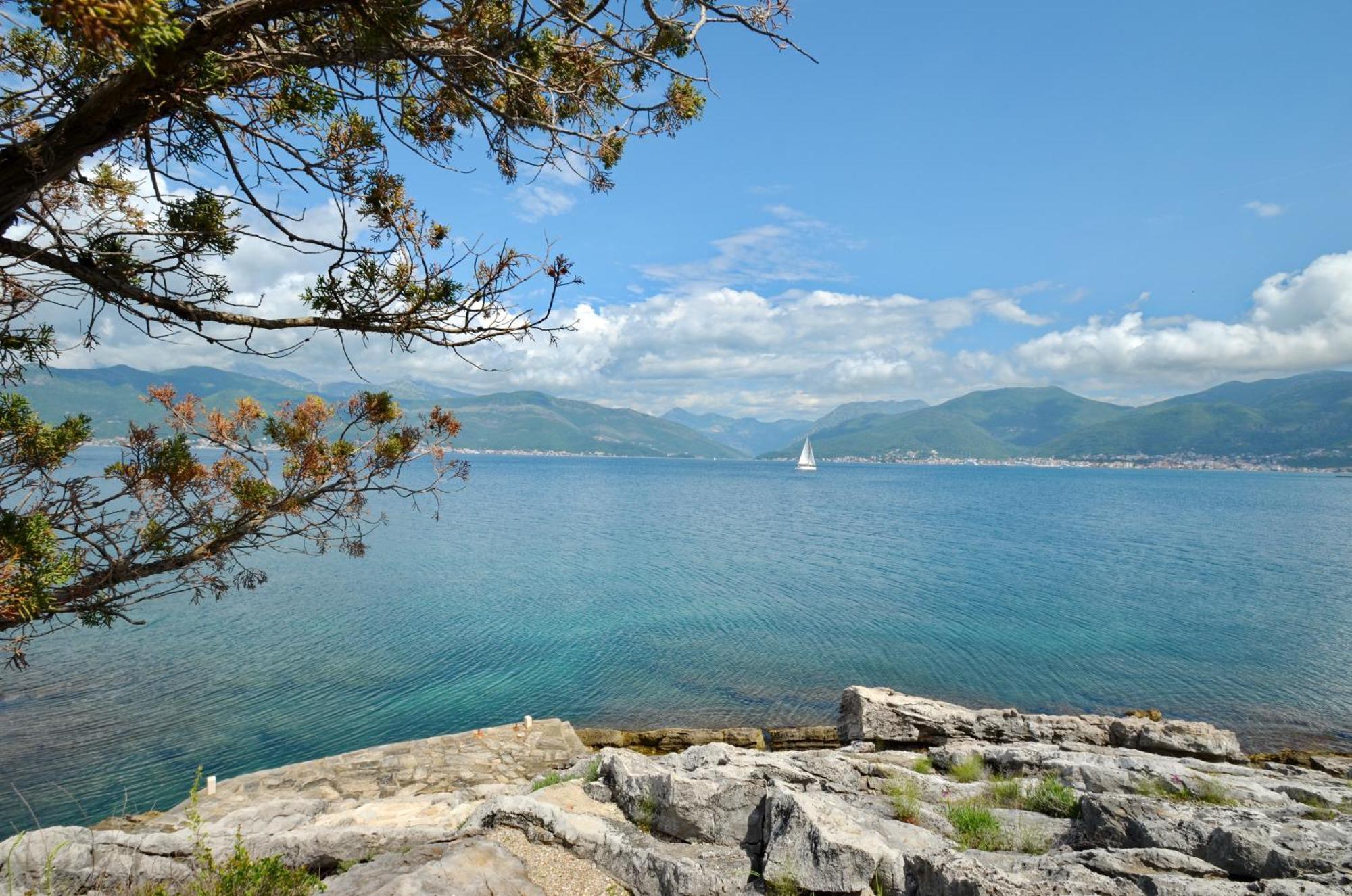 Holiday Home Brinic Tivat Eksteriør billede