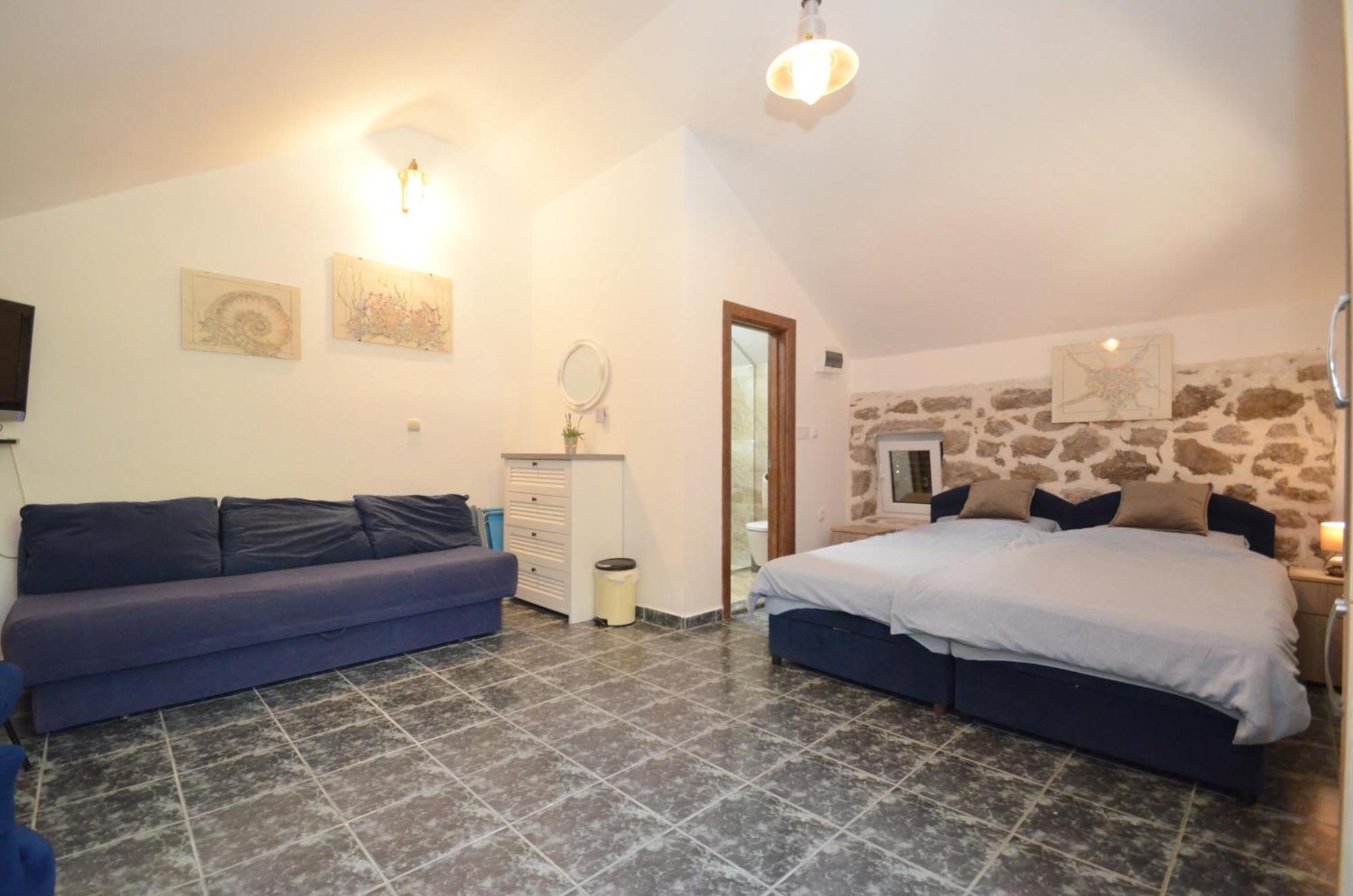 Holiday Home Brinic Tivat Eksteriør billede